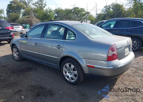 2002 Volkswagen Passat Glx from USA, damaged, VIN WVWTH63B92P182698
